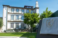 Torel Royal Court. Hotels near Live Science Center of Guimarães