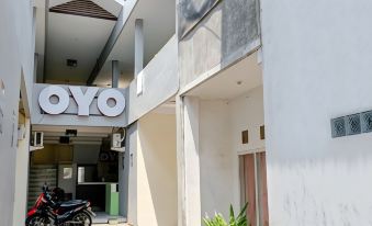 OYO 709 Menjangan Residence at Klayatan