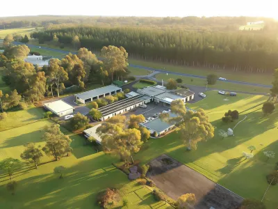 William Macintosh Motor Lodge Hotels in Naracoorte