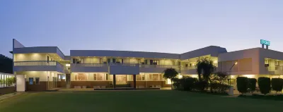 Grand Hotel Hotels in Agra