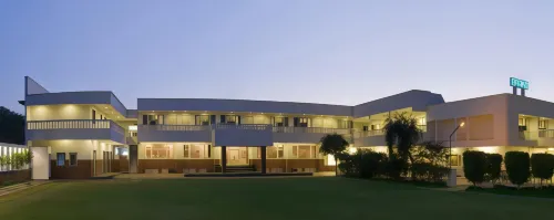 Grand Hotel Hotels in Agra