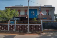 RedDoorz Syariah near Krida Nusantara Hotel dekat TRITAN POINT Pusat Pertokoan