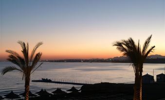 Sunrise Remal Beach Resort