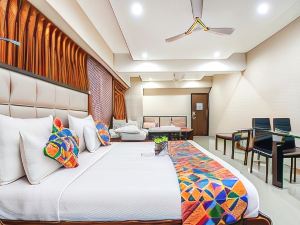 Hotel Maan Residency Satellite Road