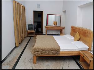 Dhanunjayas Luxury Hotel