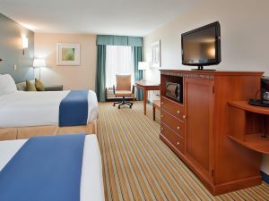 Holiday Inn Express & Suites Fredericksburg