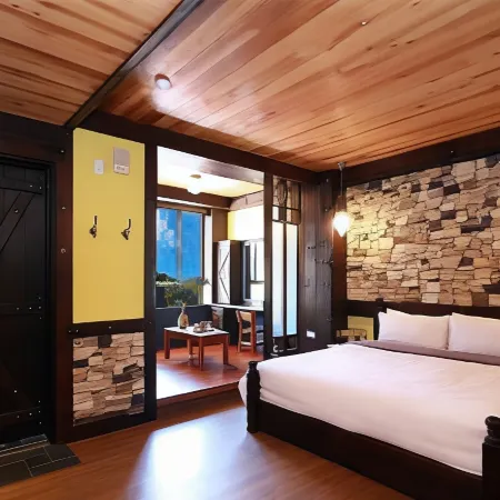 Youngquan Hostel Отели рядом с достопримечательностью «Канатная дорога над озером Солнца и луны»