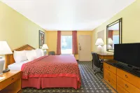 Days Inn by Wyndham Savannah Airport Hotels in Port Wentworth