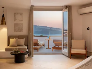 Santo Pure Oia Suites & Villas