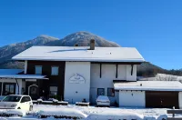Alpchalet Schwanstein Hôtels à : Bernbeuren