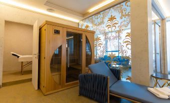 W Regal Boutique Hotel&Spa