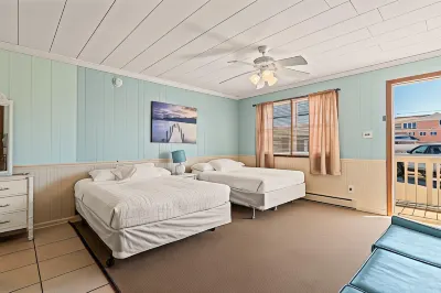 Oceanside Court by Kees Vacations Hotels near ANTIQUES, ETC.