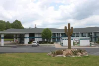 Ozark Valley Inn Hotels in 