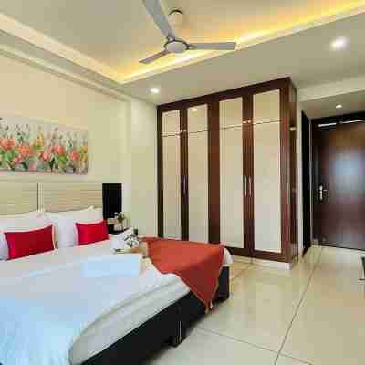 BluO 3BHK Golf Course Road Balcony Lift Rooms