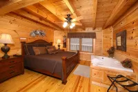 Smoky Mountain Getaway - Five Bedroom Cabin