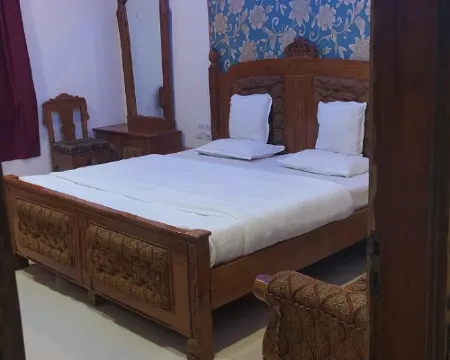 烏蘭伊斯拉姆普爾沙利馬爾行政酒店 桑格利酒店