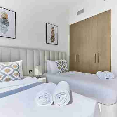 bnbmehomes -Lux suite nr Dubai Mall-3703 Rooms