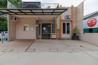 RedDoorz Syariah Near Kota Cinema Mall Jatiasih Các khách sạn ở Jatiasih