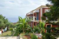 Apraos Bay Hotel