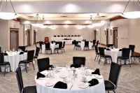 Ramada by Wyndham Kelowna Hotel & Conference Center Hotels in Kelowna
