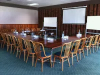 เอชูกา ไนเรโบ โมเทล