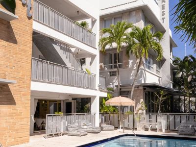 Crest Hotel Suites