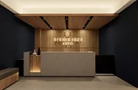 FIERIS IZZY HOTEL