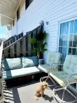 Lovely Renovated 2-Level Condo + Pool + Steps to the Beach!