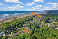 Winter Family Fun and Fire Pit on the Coast by Quinault! Hotels in Moclips