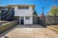Bright Airy Upper Level Unit