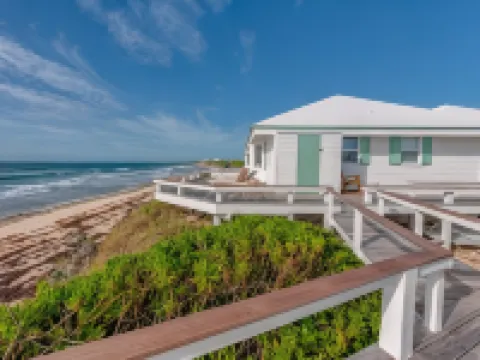 Elbow Reef Hotels in Elbow Cay