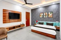 Radiant Blu Hotel Отели в г. Ноида