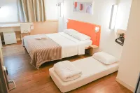 Hus Hotel Maringa Hotels in Sarandi