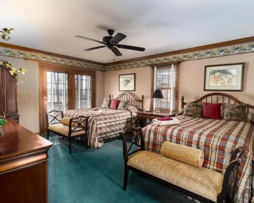 Stunning Golf Views on Pinehurst National No. 9. A Luxurious Retreat Awaits. Hotels in Pinehurst