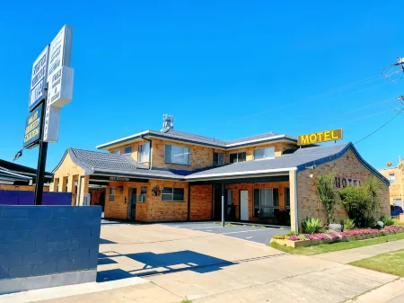 Squatters Homestead Motel Отели в г. Фернсайд