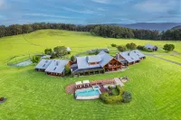 Spicers Peak Lodge
