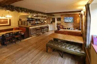 The Lamb Inn - С баром