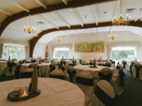 Town & Country Inn & Resort Hotels in Coos County