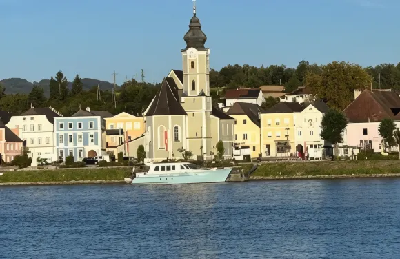 佛斯特施羅斯餐廳酒店
