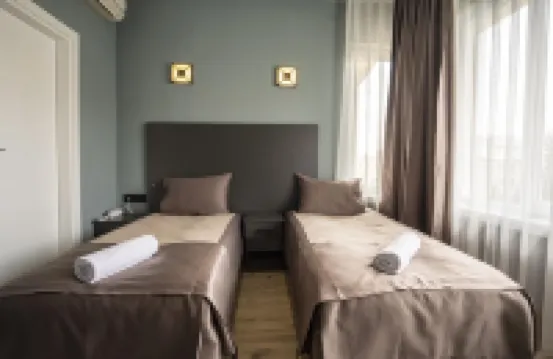 Atos Otel - parcheggio