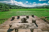 Herntai Resort فنادق في Mae La Noi