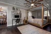 Modern Kitchen and Tranquil Outdoor Space - Luxurious Haven Hotels in Bentonville