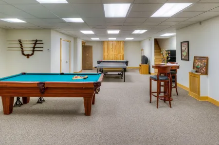 The Lodge at Trout Creek Bed and Breakfast