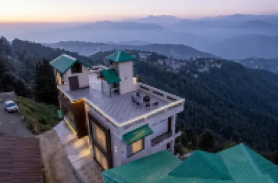 The Seasons Dalhousie - Best Valley View & Mountain View AC Hotel in Dalhousie