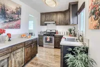 Entire Remodeled House 2B1B in LA w/self check-in