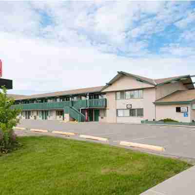 Superlodge Canada Hotel Exterior