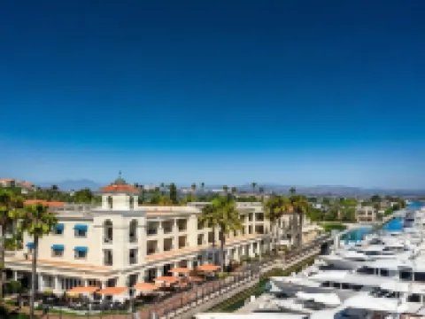 Balboa Bay Resort Hotels near Newport Beach