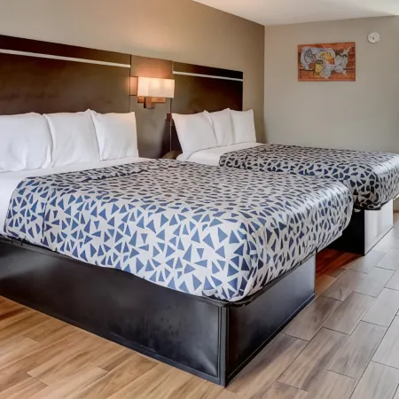 Econo Lodge Sevierville-Pigeon Forge on the River