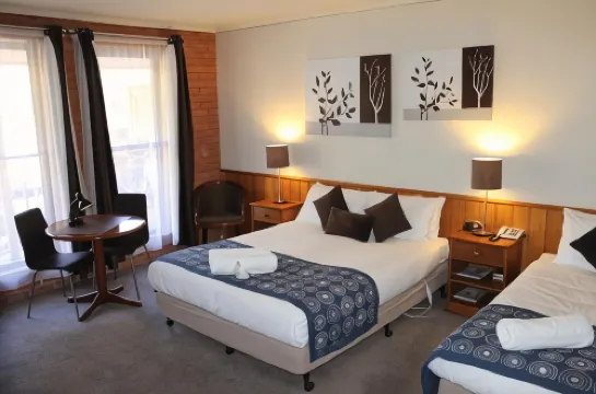 Bakery Hill Motel