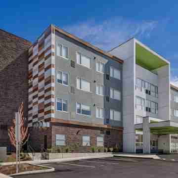 Element Bend Hotel Exterior